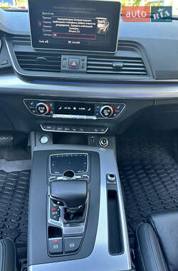 Внедорожник / Кроссовер Audi Q5 2020 в 