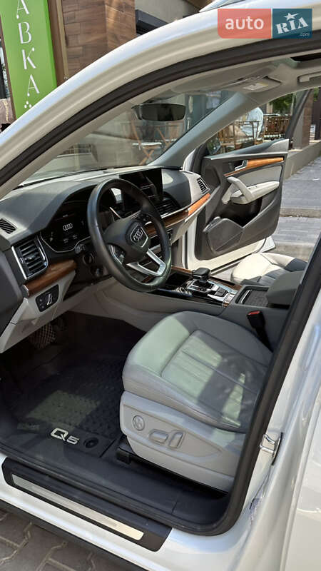 Внедорожник / Кроссовер Audi Q5 2020 в Одессе