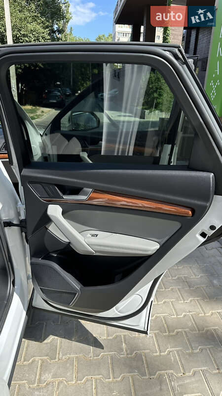 Внедорожник / Кроссовер Audi Q5 2020 в Одессе