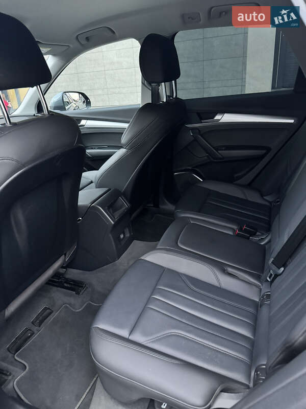 Позашляховик / Кросовер Audi Q5 2020 в Києві