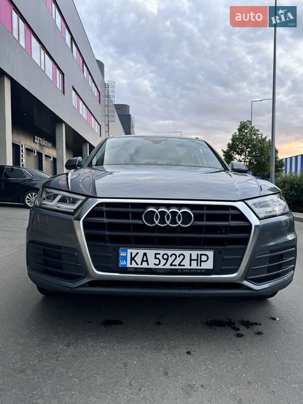 Позашляховик / Кросовер Audi Q5 2020 в Києві