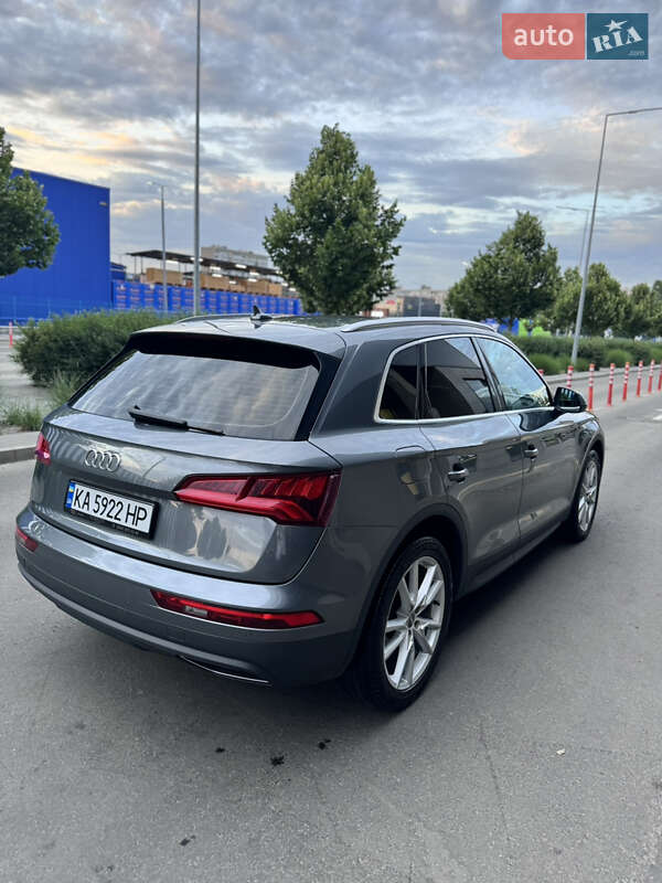 Позашляховик / Кросовер Audi Q5 2020 в Києві