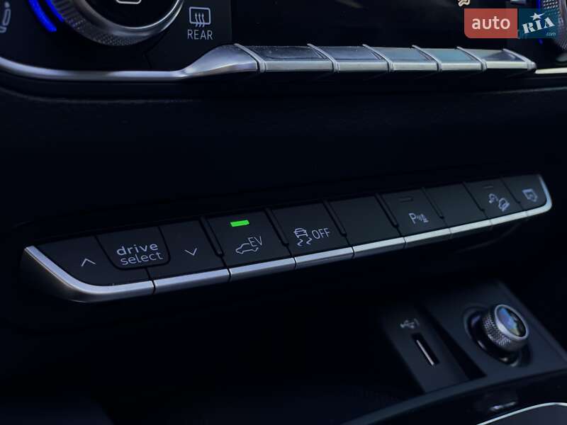 Внедорожник / Кроссовер Audi Q5 2020 в Львове