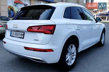 Внедорожник / Кроссовер Audi Q5 2020 в 