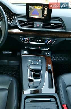 Внедорожник / Кроссовер Audi Q5 2020 в 
