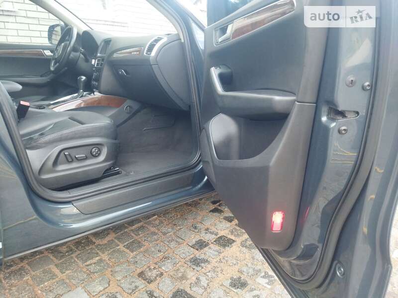 Внедорожник / Кроссовер Audi Q5 2011 в Житомире