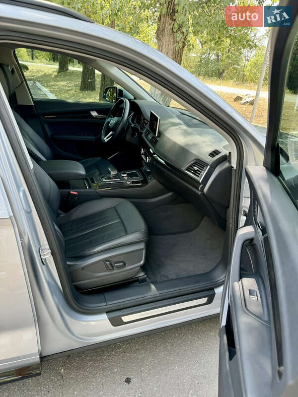 Внедорожник / Кроссовер Audi Q5 2018 в Киеве