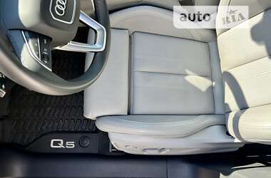 Позашляховик / Кросовер Audi Q5 2022 в 