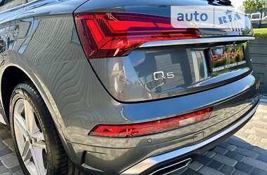 Позашляховик / Кросовер Audi Q5 2022 в 