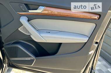 Позашляховик / Кросовер Audi Q5 2022 в 