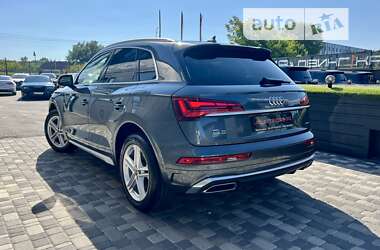 Позашляховик / Кросовер Audi Q5 2022 в 