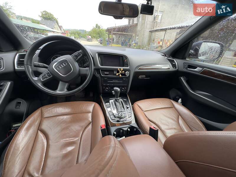 Внедорожник / Кроссовер Audi Q5 2012 в Иршаве