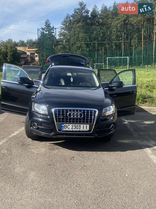 Внедорожник / Кроссовер Audi Q5 2010 в Новояворовске
