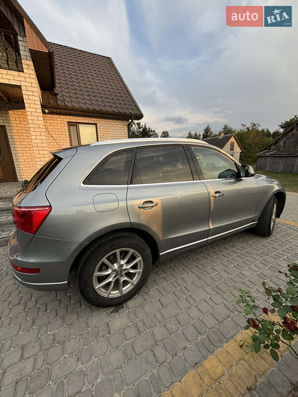 Позашляховик / Кросовер Audi Q5 2011 в Луцьку