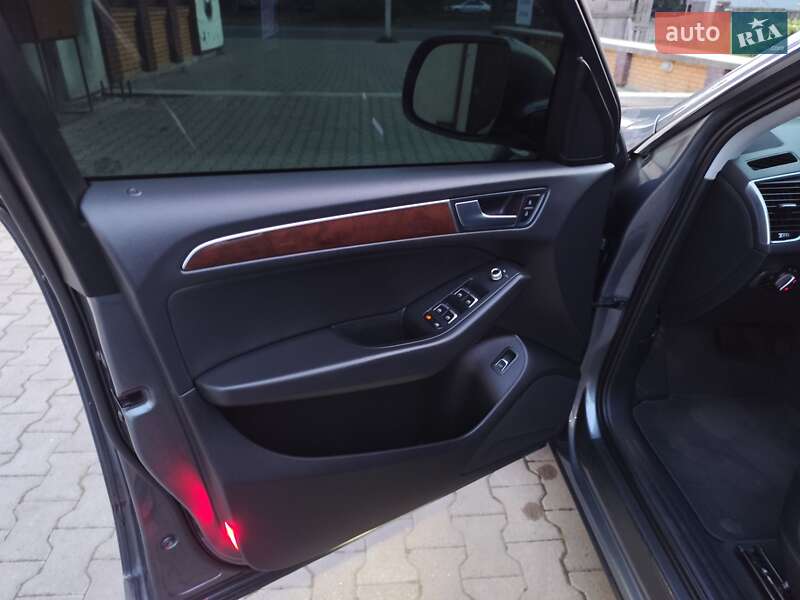 Внедорожник / Кроссовер Audi Q5 2016 в Хмельницком