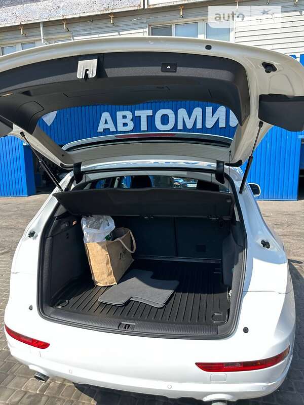 Внедорожник / Кроссовер Audi Q5 2011 в Харькове
