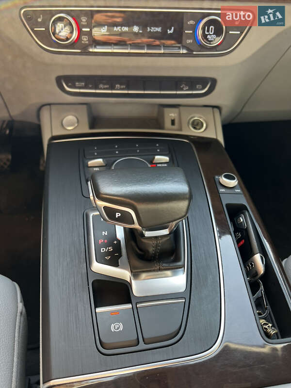 Позашляховик / Кросовер Audi Q5 2019 в Тернополі