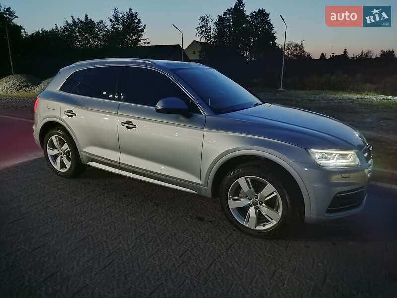 Внедорожник / Кроссовер Audi Q5 2017 в Львове