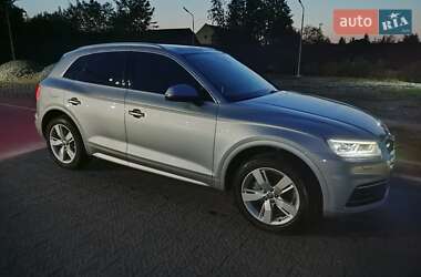 Внедорожник / Кроссовер Audi Q5 2017 в 