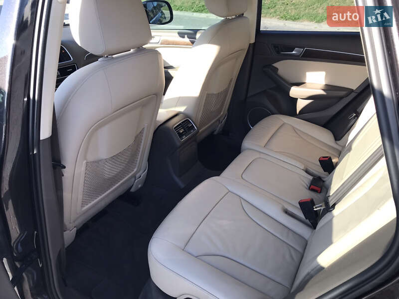 Позашляховик / Кросовер Audi Q5 2015 в Луцьку