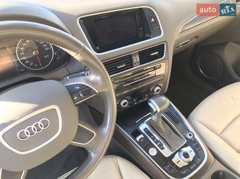 Позашляховик / Кросовер Audi Q5 2015 в Луцьку