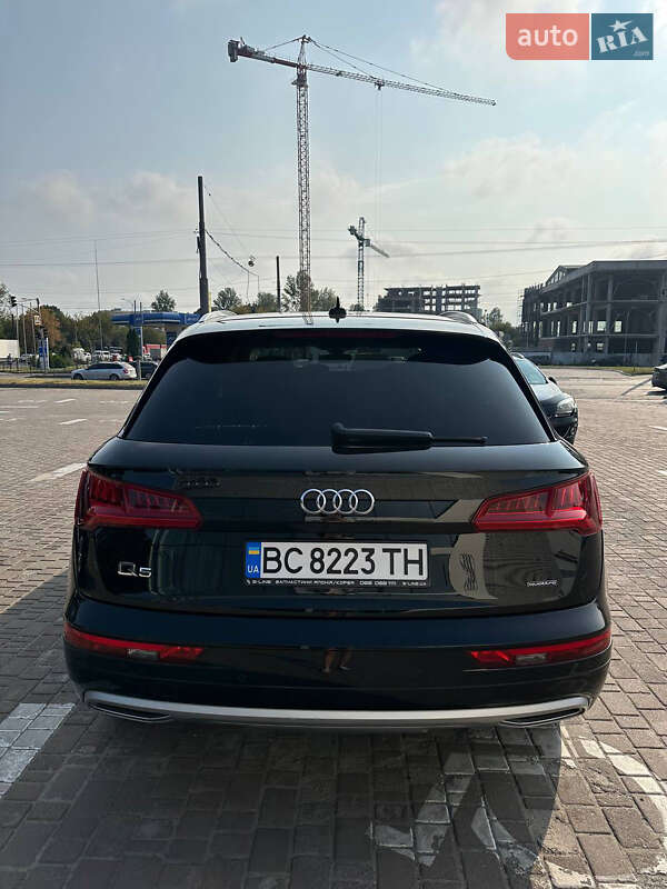 Позашляховик / Кросовер Audi Q5 2019 в Львові