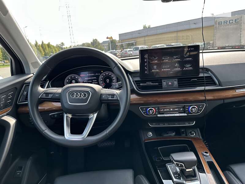 Внедорожник / Кроссовер Audi Q5 2021 в Киеве
