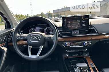 Внедорожник / Кроссовер Audi Q5 2021 в 
