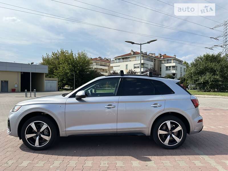 Внедорожник / Кроссовер Audi Q5 2021 в Киеве