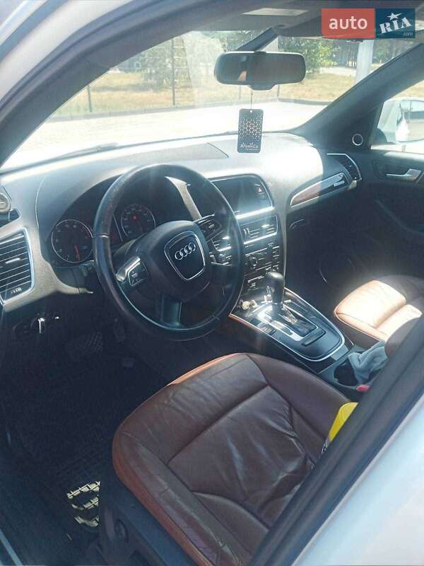 Внедорожник / Кроссовер Audi Q5 2010 в Николаеве