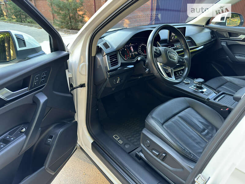 Внедорожник / Кроссовер Audi Q5 2019 в Львове фото 11 Внедорожник / Кроссовер Audi Q5 2019 в Львове