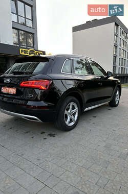 Внедорожник / Кроссовер Audi Q5 2017 в 