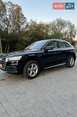 Внедорожник / Кроссовер Audi Q5 2017 в 