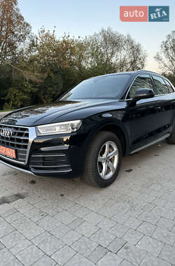 Внедорожник / Кроссовер Audi Q5 2017 в 