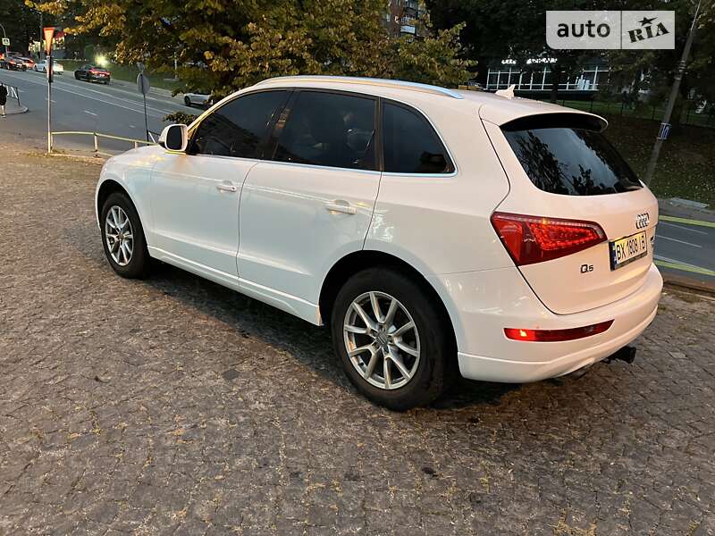 Внедорожник / Кроссовер Audi Q5 2010 в Хмельницком