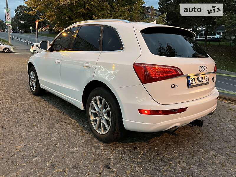 Внедорожник / Кроссовер Audi Q5 2010 в Хмельницком