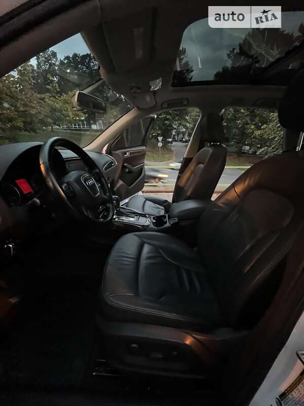 Внедорожник / Кроссовер Audi Q5 2010 в Хмельницком