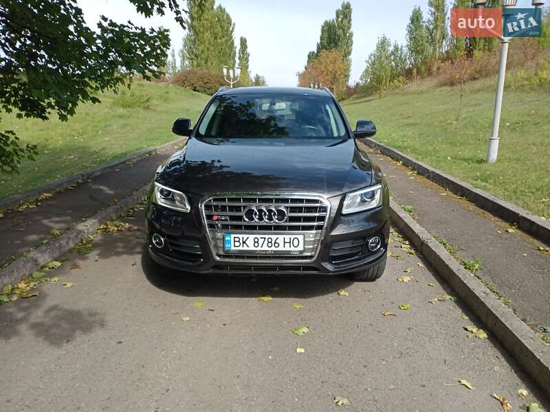Внедорожник / Кроссовер Audi Q5 2016 в 
