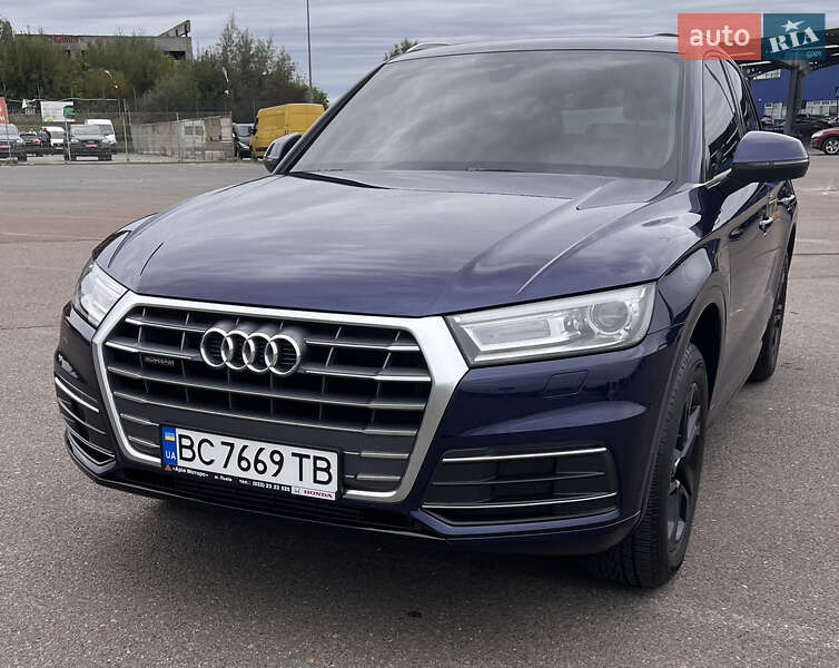 Внедорожник / Кроссовер Audi Q5 2018 в 