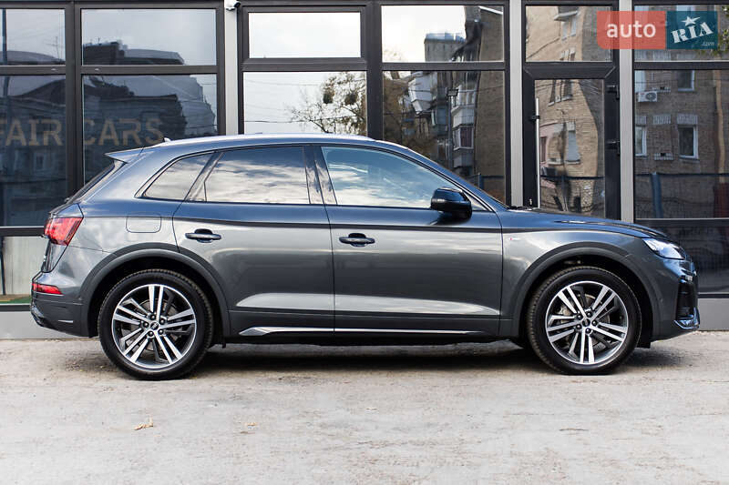 Внедорожник / Кроссовер Audi Q5 2020 в Киеве