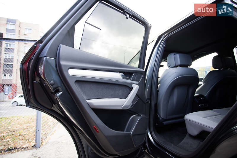 Внедорожник / Кроссовер Audi Q5 2020 в Киеве