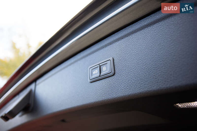 Внедорожник / Кроссовер Audi Q5 2020 в Киеве