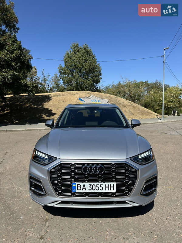 Внедорожник / Кроссовер Audi Q5 2021 в 