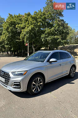 Внедорожник / Кроссовер Audi Q5 2021 в 