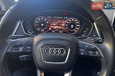 Внедорожник / Кроссовер Audi Q5 2018 в 