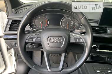 Внедорожник / Кроссовер Audi Q5 2018 в 