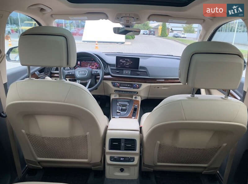 Позашляховик / Кросовер Audi Q5 2017 в Львові