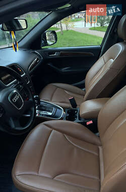 Внедорожник / Кроссовер Audi Q5 2011 в 