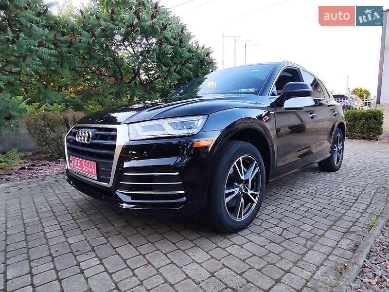 Внедорожник / Кроссовер Audi Q5 2020 в Нововолынске