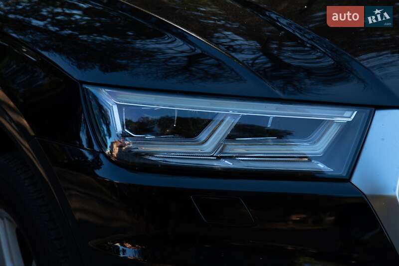 Внедорожник / Кроссовер Audi Q5 2018 в Ужгороде